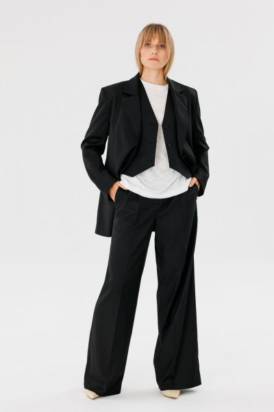 Деловой костюм 3-ка из поливискозы: жакет, брюки, жилет для офиса FAMA 24051-1 чёрный - фото 3