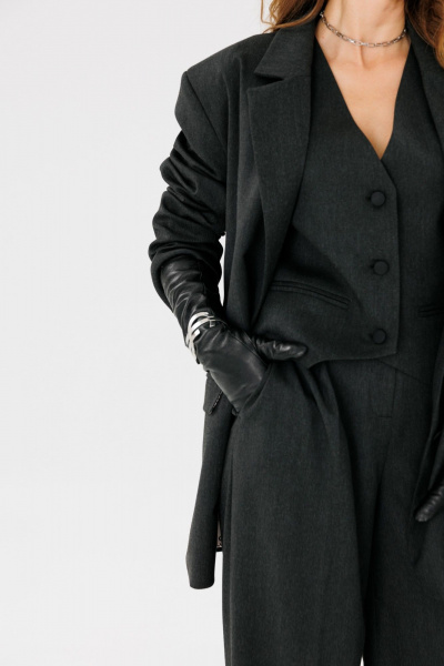 Серый костюм 3-ка из поливискозы: жакет, брюки, жилет FAMA 24051-3 графит - фото 5