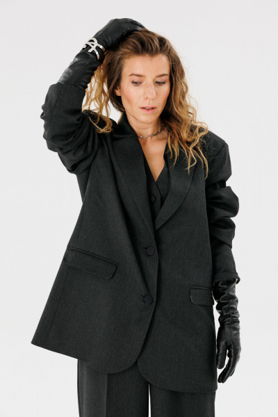 Серый костюм 3-ка из поливискозы: жакет, брюки, жилет FAMA 24051-3 графит - фото 2