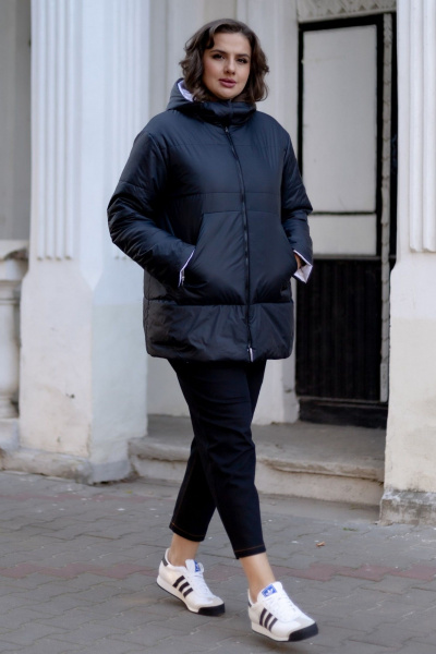 Демисезонная утепленная куртка с капюшоном Andina city 7009-24 черный/белый - фото 12