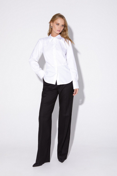 Комплект из приталенной рубашки из хлопка и брюк со стрелками PiRS 5484 белый+черный - фото 1