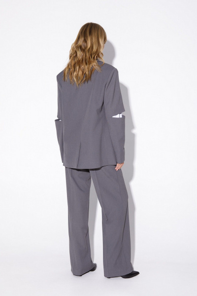 Двойка из серого текстиля с оверсайз жакетом и прямыми брюками PiRS 5486 серый - фото 5