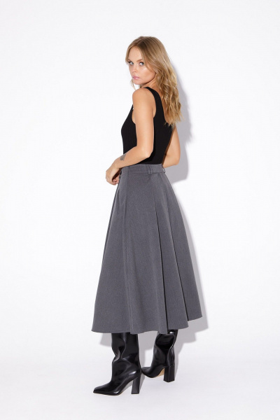 Костюм-двойка из приталенного жакета и миди-юбки в складку PiRS 5489 серый - фото 6