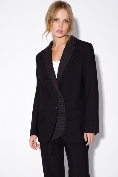 Костюм из текстиля с асимметричным жакетом и брючным поясом PiRS 5501 черный+бежевая клетка - фото 3