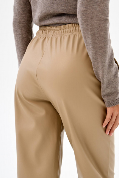 Брюки бананы из экокожи с высокой талией IUKONA 1002 бежевый - фото 2