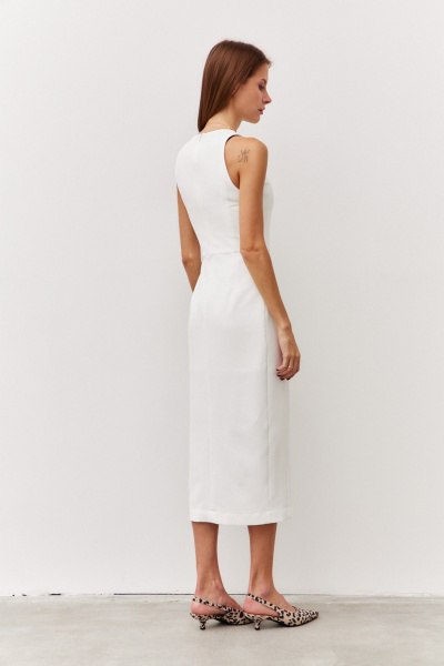 Платье миди с разрезом на запах из текстиля Luitui R1091 молочный - фото 4