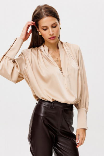 Бежевое шёлковое платье свободного кроя с манжетами THE NAME 2232-1 крем - фото 3