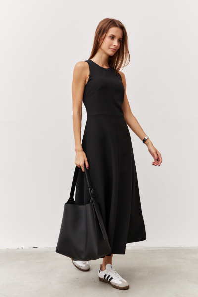 Черное платье с карманами и вырезом из текстиля Luitui R1092 черный - фото 3