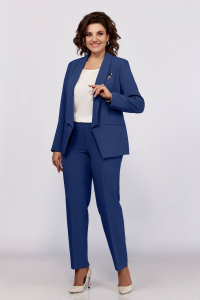 Костюм 3-ка в офисный стиль из текстиля Ольга Стиль С-867 кобальт - фото 8
