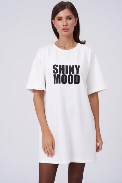 Платье-футболка из мягкого трикотажа с блестящим принтом KaVaRi 1102.1 белый - фото 5