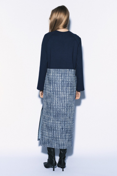 Платье миди из джинсовой ткани с покроем спущенное плечо MilMil 1149_Рига - фото 3