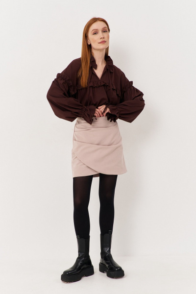 Блуза свободного кроя с рюше и сборками из текстиля FLAIM 1123 коричневый - фото 7