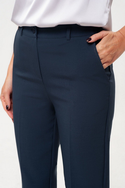 Костюм женский с жилетом и зауженными брюками из текстиля IVARI 20403/1 темный_графит - фото 10