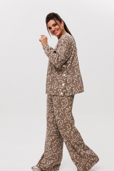 Костюм 2-ка с брюками палаццо и свитшотом с ярким принтом Anelli 1494 кардамоновый_жираф - фото 3