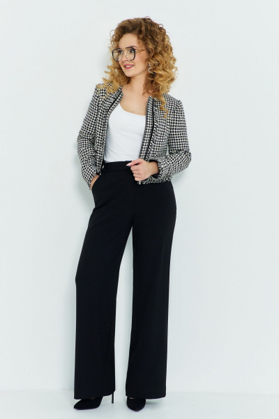 Костюм с укороченным жакетом и классическими брюками Euromoda 558 - фото 5