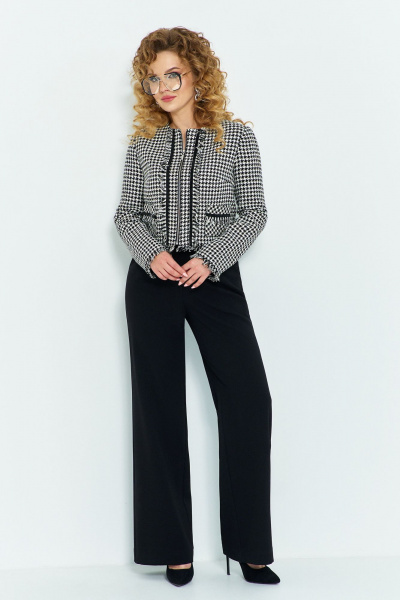 Костюм с укороченным жакетом и классическими брюками Euromoda 558 - фото 1
