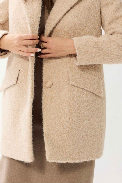 Пальто полуприлегающее с классическим воротником Mislana 1148 бежевый - фото 14