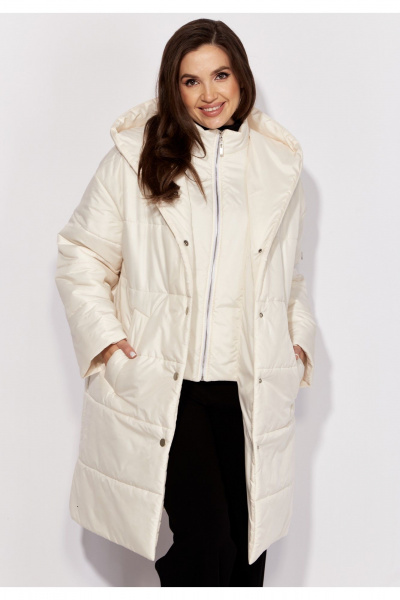 Пальто с капюшоном, застежкой на кнопки, с регулируемым рукавом TAiER 1322 молочный - фото 4