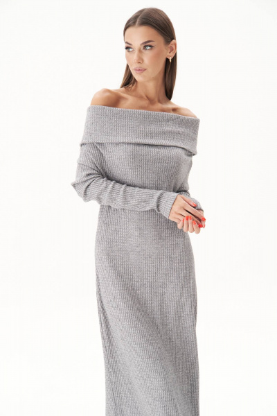 Серое трикотажное платье с воротником-хомутом Fantazia Mod 4948 серый - фото 3