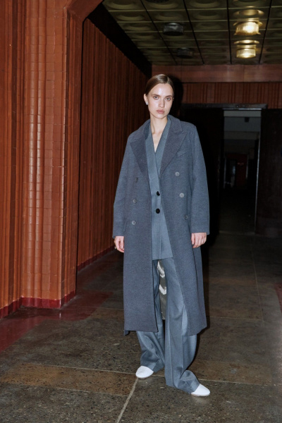 Классическое демисезонное пальто на двубортной застежке Skipper Design 117 серый_рубчик - фото 6