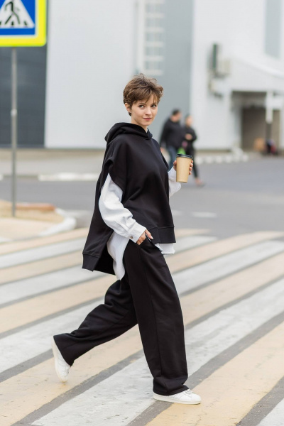 Демисезонный комплект жилетки и широких брюк из хлопка Twok 100806 черный - фото 5