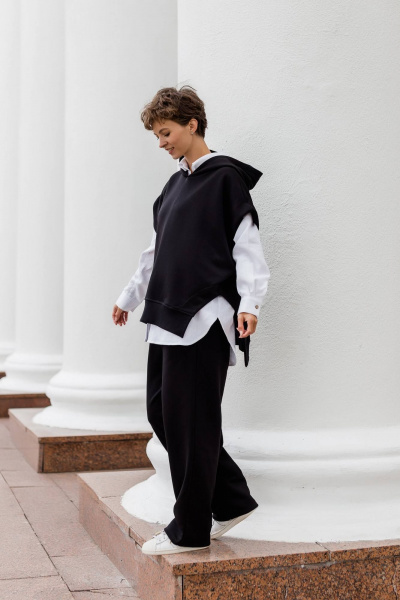 Демисезонный комплект жилетки и широких брюк из хлопка Twok 100806 черный - фото 1