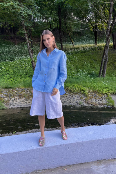 Голубая льняная рубашка свободного кроя на пуговицах Twok 200802 голубая - фото 3