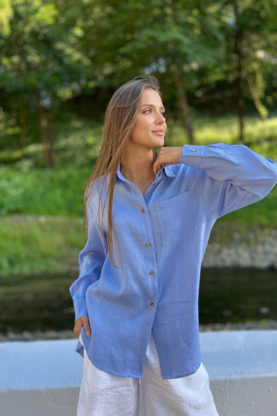 Голубая льняная рубашка с закругленным низом Twok 200803 темно-голубая - фото 4