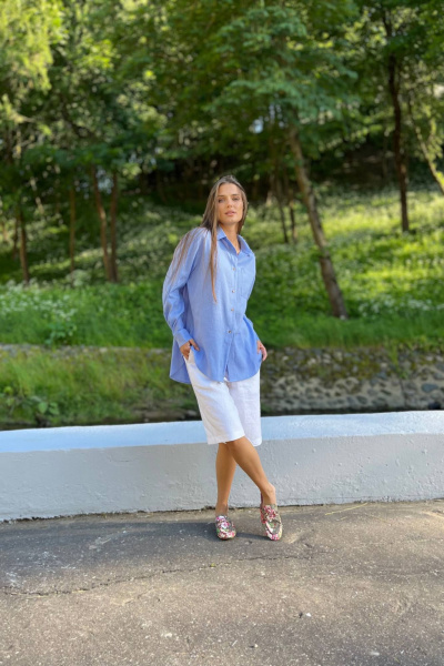 Голубая льняная рубашка с закругленным низом Twok 200803 темно-голубая - фото 2