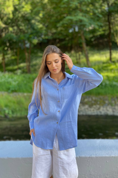 Голубая льняная рубашка с закругленным низом Twok 200803 темно-голубая - фото 1