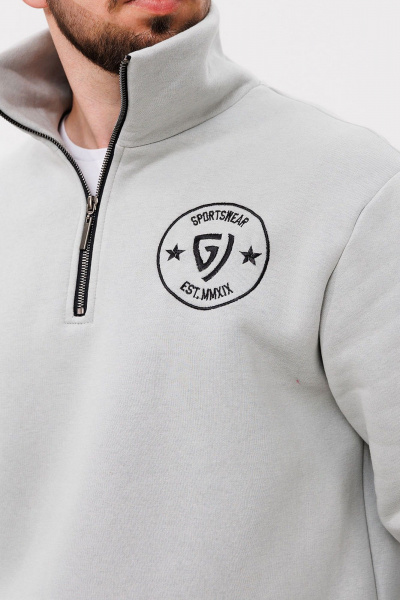 Серый демисезонный джемпер с вышивкой, классический силуэт GO m4087/29-01.182-188 - фото 2