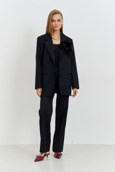 Черный демисезонный жакет из костюмной ткани с вытачками AG Green G543/4 черный - фото 13