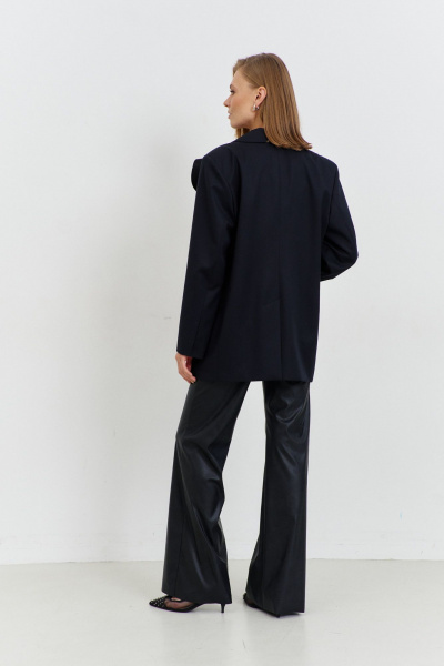 Черный демисезонный жакет из костюмной ткани с вытачками AG Green G543/4 черный - фото 9