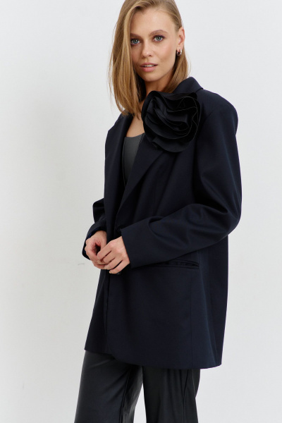 Черный демисезонный жакет из костюмной ткани с вытачками AG Green G543/4 черный - фото 8