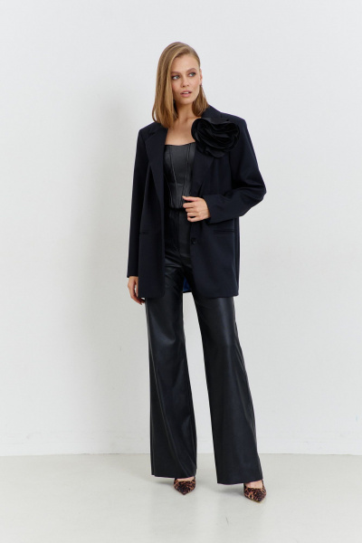 Черный демисезонный жакет из костюмной ткани с вытачками AG Green G543/4 черный - фото 1