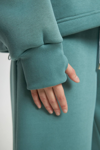 Костюм с бомбером и джоггерами из теплого футера бирюзовый Twok 300901 полынь - фото 8