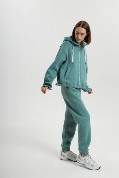 Костюм с бомбером и джоггерами из теплого футера бирюзовый Twok 300901 полынь - фото 3