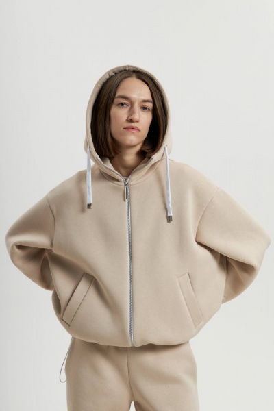 Стильный костюм с капюшоном и брюками палаццо из теплого футера Twok 300915 латте - фото 7