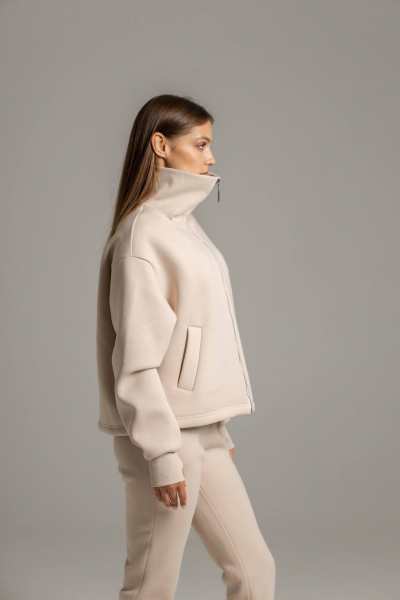 Бомбер с высокой горловиной и брюки на манжете из премиального футера Twok 300955 латте - фото 2