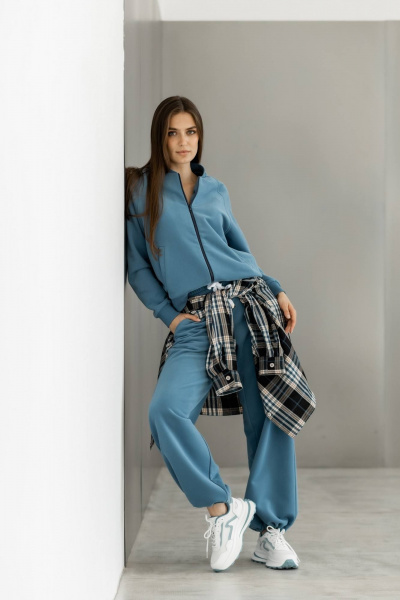 Комплект из футера с велюром: брюки и джемпер для повседневного стиля Twok 400807 деним - фото 10