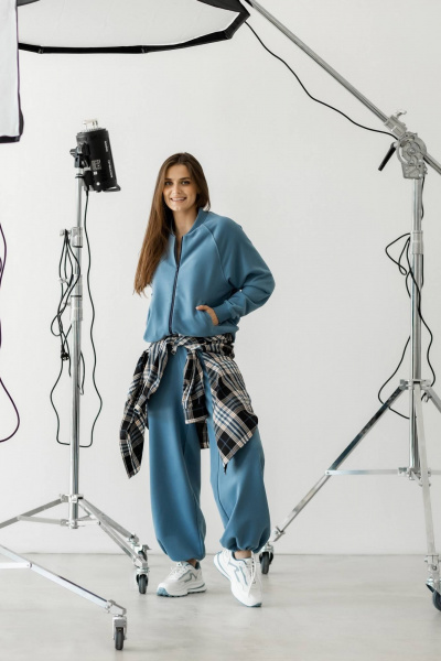 Комплект из футера с велюром: брюки и джемпер для повседневного стиля Twok 400807 деним - фото 6