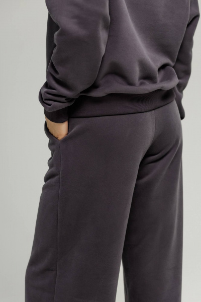 Серый костюм из футера с велюром, свитшот и брюки на манжете Twok 400816 графит - фото 6