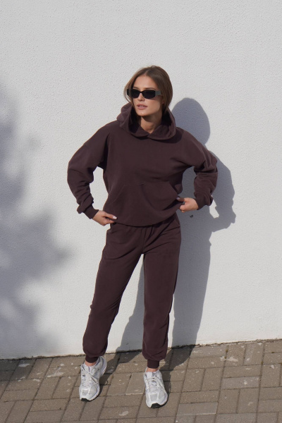 Коричневый костюм из футера с велюром, свитшот и брюки на манжете Twok 400819 шоколад - фото 2