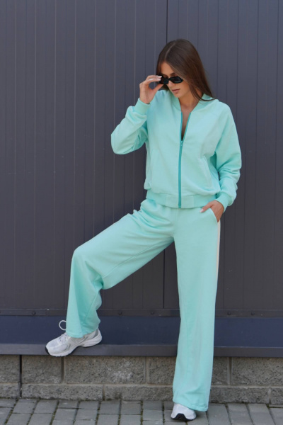 Костюм из футера колорблок с лампасами и брюками палаццо Twok 500802 тиффани/ванильный - фото 3