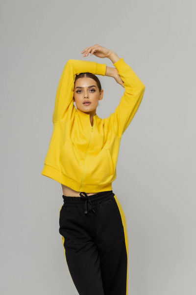 Двухцветный костюм из футера с бомбером и брюками палаццо Twok 500803 желтый/черный - фото 9