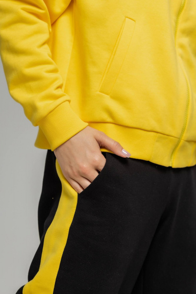 Двухцветный костюм из футера с бомбером и брюками палаццо Twok 500803 желтый/черный - фото 7