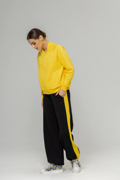 Двухцветный костюм из футера с бомбером и брюками палаццо Twok 500803 желтый/черный - фото 1