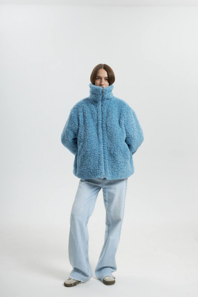 Голубой бомбер с высокой горловиной из мохнатого трикотажа Twok 880019 голубой - фото 7