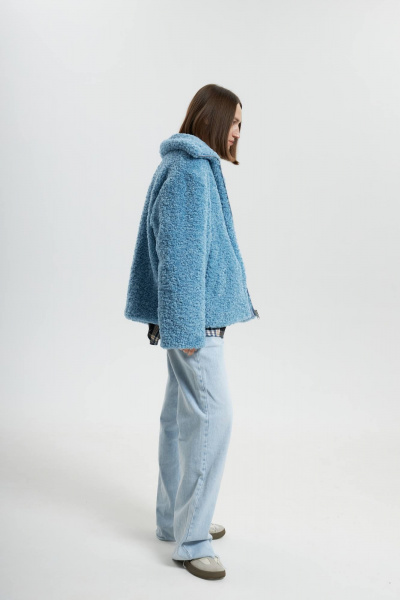 Голубой бомбер с высокой горловиной из мохнатого трикотажа Twok 880019 голубой - фото 5