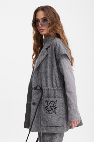 Жилет прямого силуэта с кулисой и декоративной вышивкой Vesnaletto 4022 - фото 13